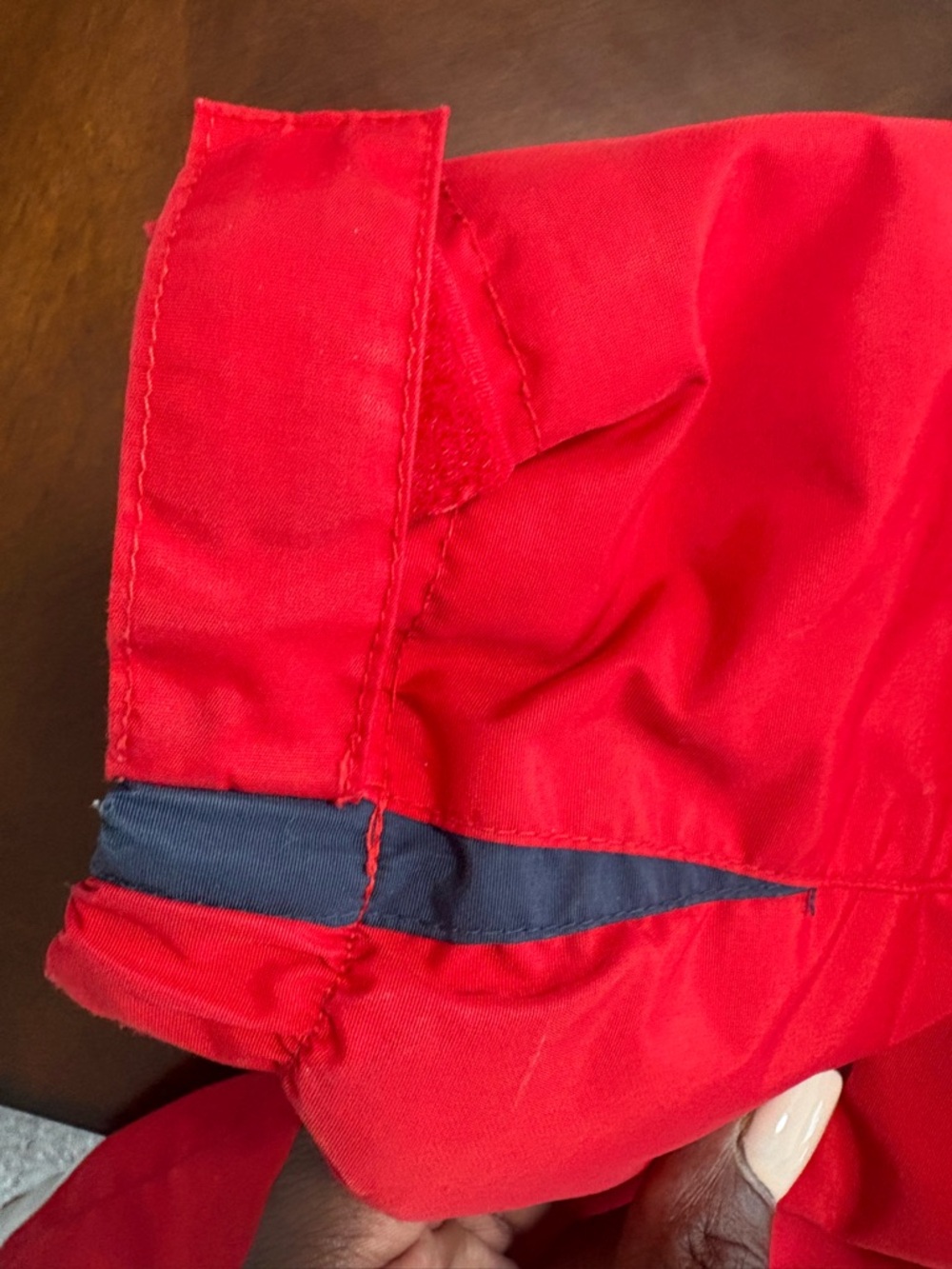 Wedze Red Hooded Ski Jacket with White Accents Water Prooof - Picture 5 of 8